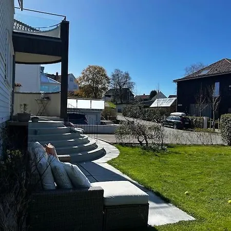 Villa Ons Large Villa, Walking Distance To Town