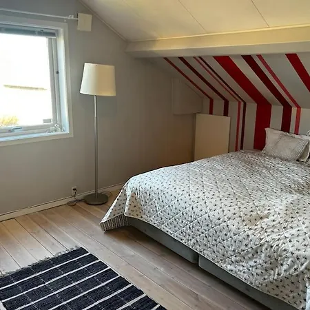 Ons Large Villa, Walking Distance To Town Villa