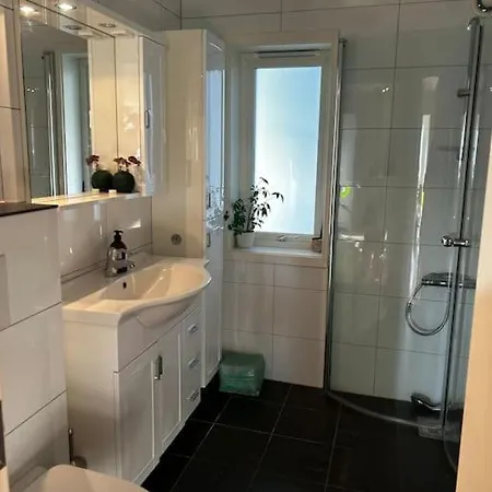 Ons Large Villa, Walking Distance To Town